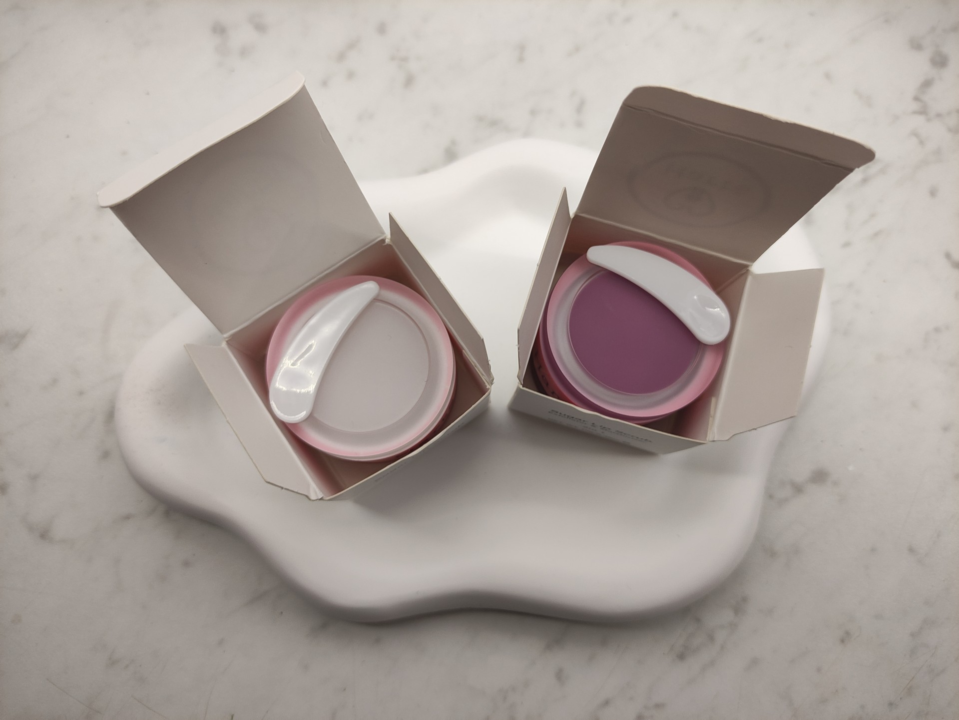 Sugar Lip Scrub & Balm – Φυσικό Vegan Απολεπιστικό & Ενυδατικό Χειλιών